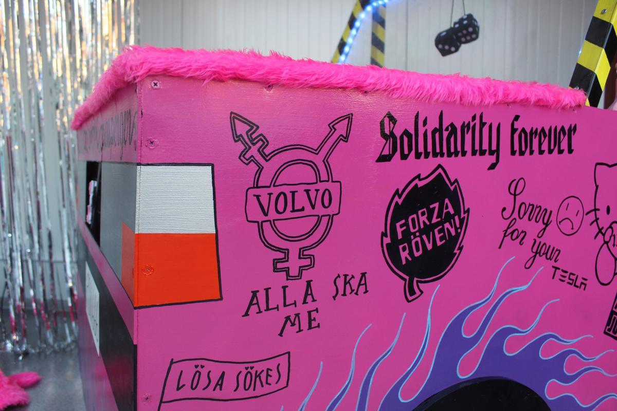 lådbil lådepa epa transsymbolen trans forza röven solidarity forever tesla